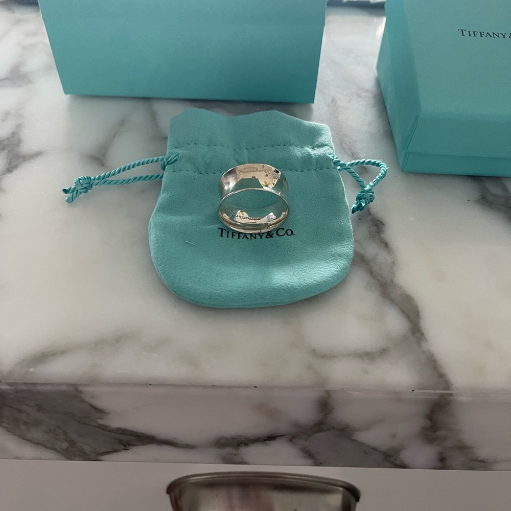 Brand new mens Tiffany & Co ring